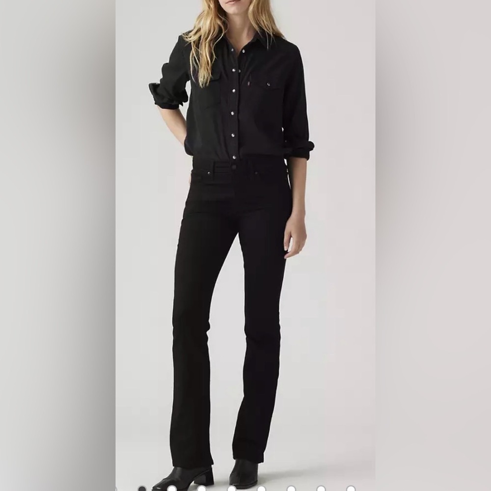 Levi's women’s Dark Bootcut Jeans
